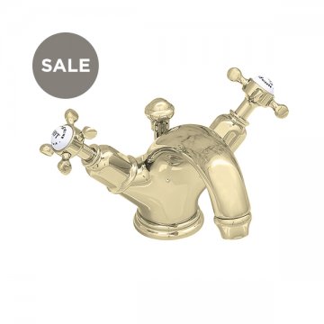 Monobloc basin mixer with crosshead taps