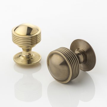 HURLEIGH solid brass door knob with reeded rose