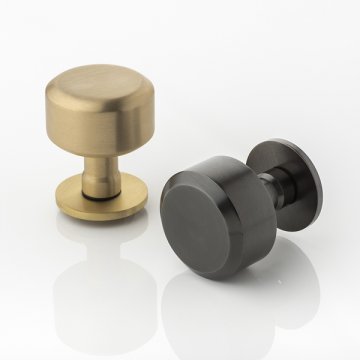 ARCHIBALD solid brass door knob with round rose