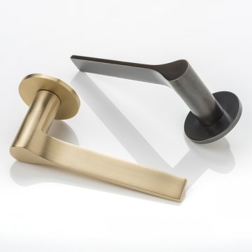 FONTEYN solid brass door lever handle with round rose
