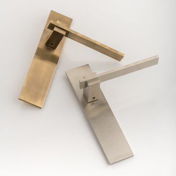 HOLMES solid brass lever handle with latch backplate 
