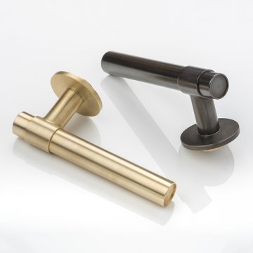 MONTGOMERY solid brass door lever handle with round rose