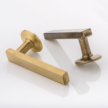 DOYLE solid brass lever handle with traditional rose