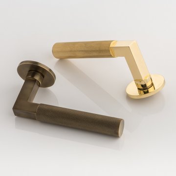 ASHWORTH solid brass lever handle with diamond knurl & round rose