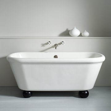 Rockwell bath in white with Ink Gloss Black feet 1700 x 800mm