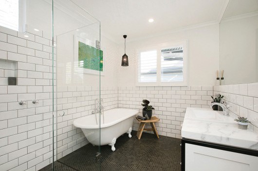 THE STOKEHOUSE - KITCHEN & BATHROOM