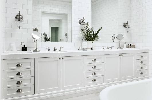 EAGLEMONT RESIDENCE - BATHROOM