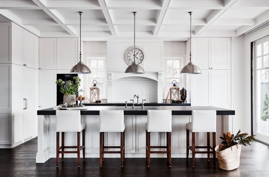 EAGLEMONT RESIDENCE - KITCHEN