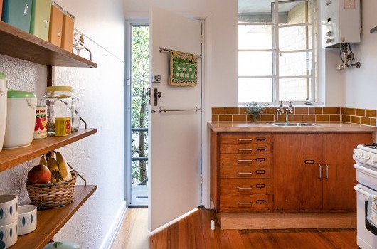 TOORAK APARTMENT - KITCHEN