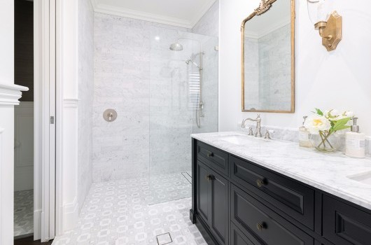 LORN HOUSE - MASTER BATHROOM