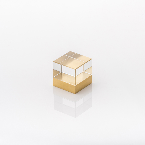 Cube glass cabinet pull 