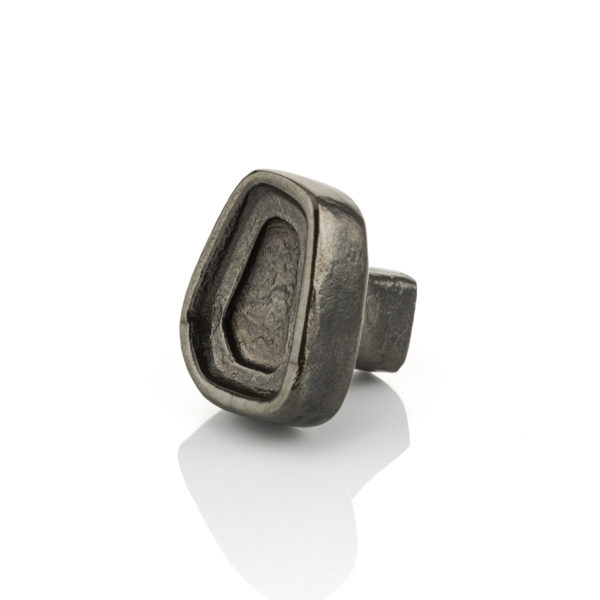 Tiro cabinet knob