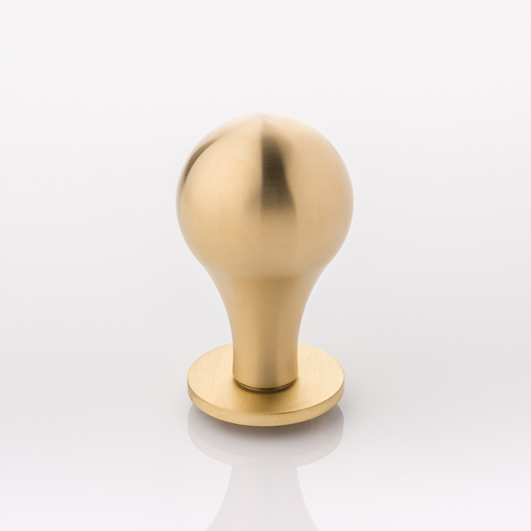 Roland solid brass door knob with round rose
