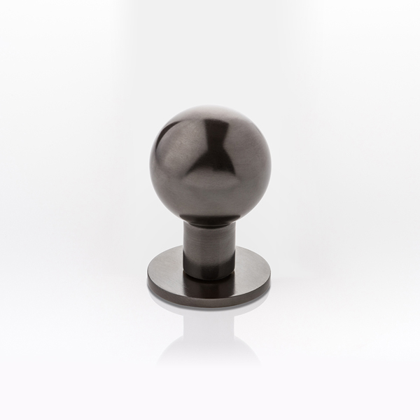 Norman solid brass door knob with round rose