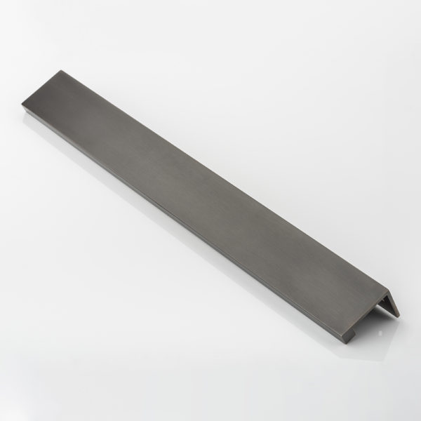 Cube solid brass small edge pull - L: 500mm, visible face: 45mm