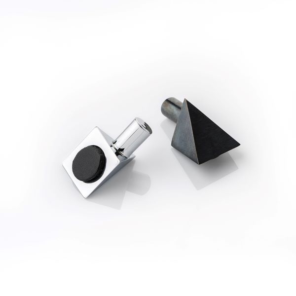 Switch shelf support with leather pad