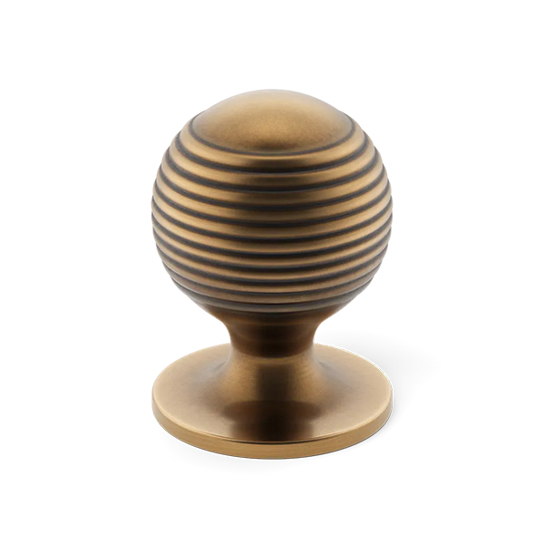 Merrick Collection - Merrick knob 32mm dia, 43mm P