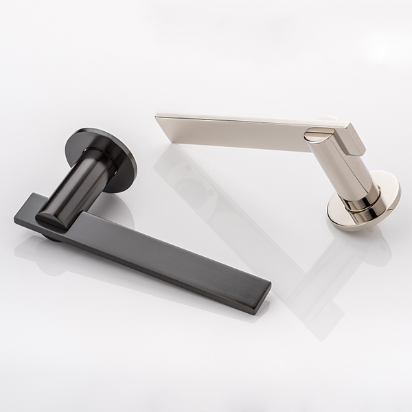 Bailey solid brass door lever handle with round rose