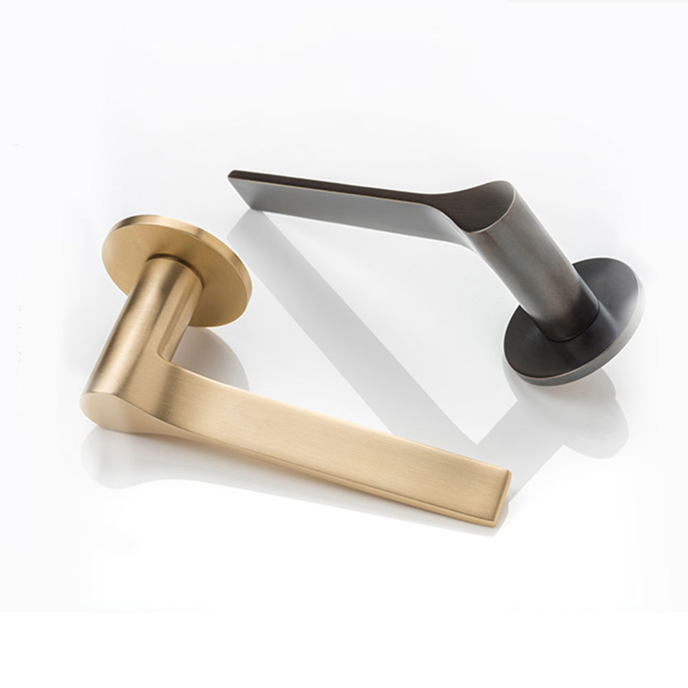 Fonteyn solid brass door lever handle with round rose