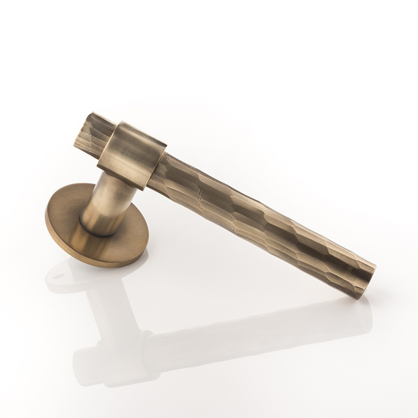 Rolled & Hammered solid brass door lever handle with round rose