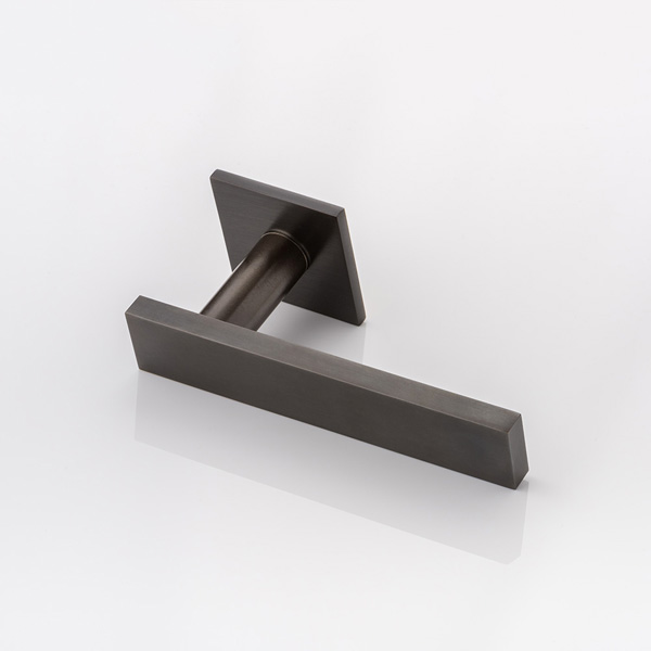 Dowson solid brass door lever handle with square rose