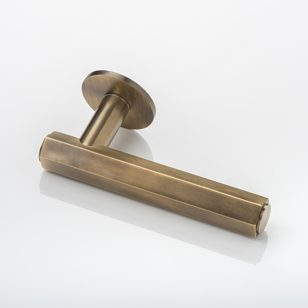 Theodore solid brass door lever handle with round rose