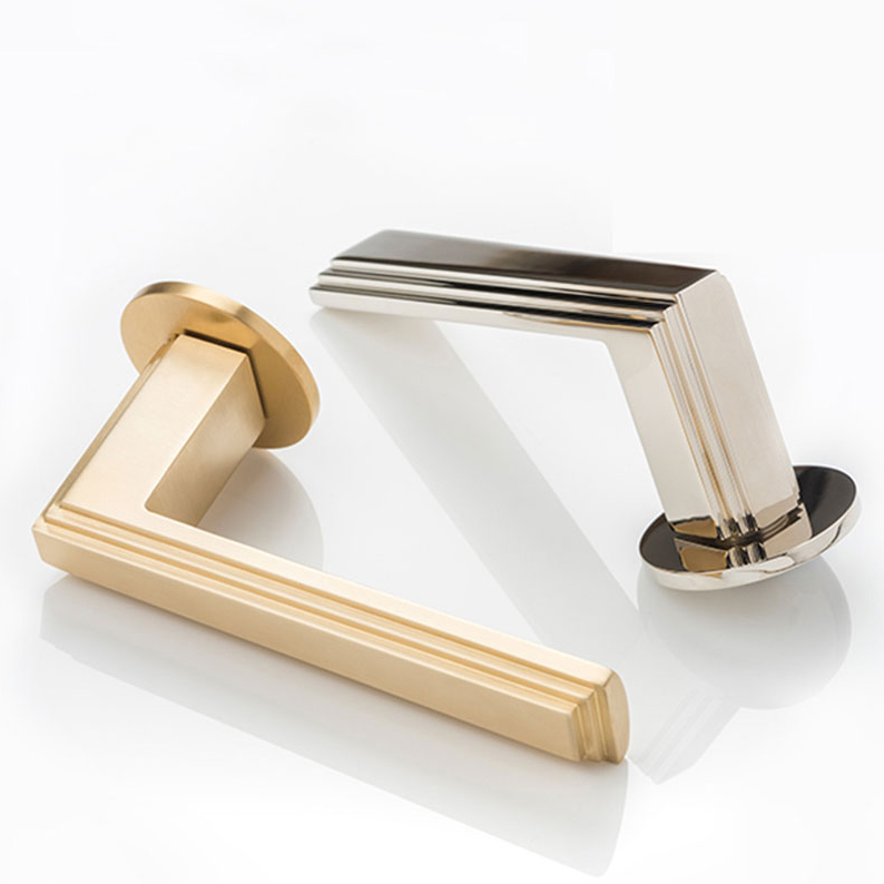 Dewhurst III solid brass door lever handle with round rose