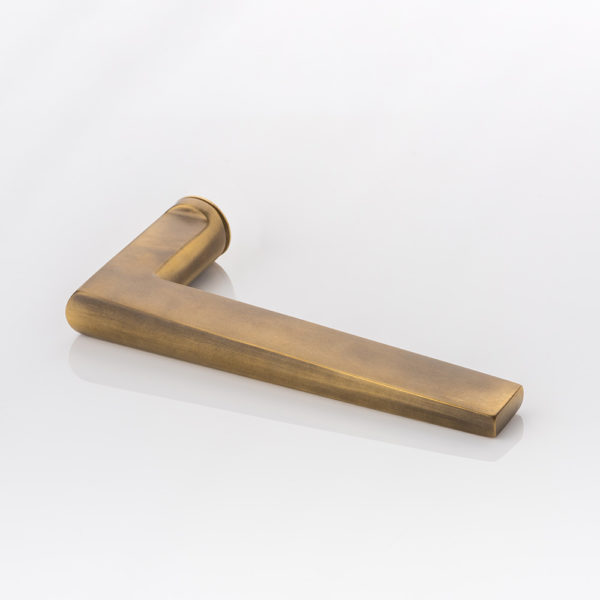 Wedge solid brass door lever handle with roseless rose