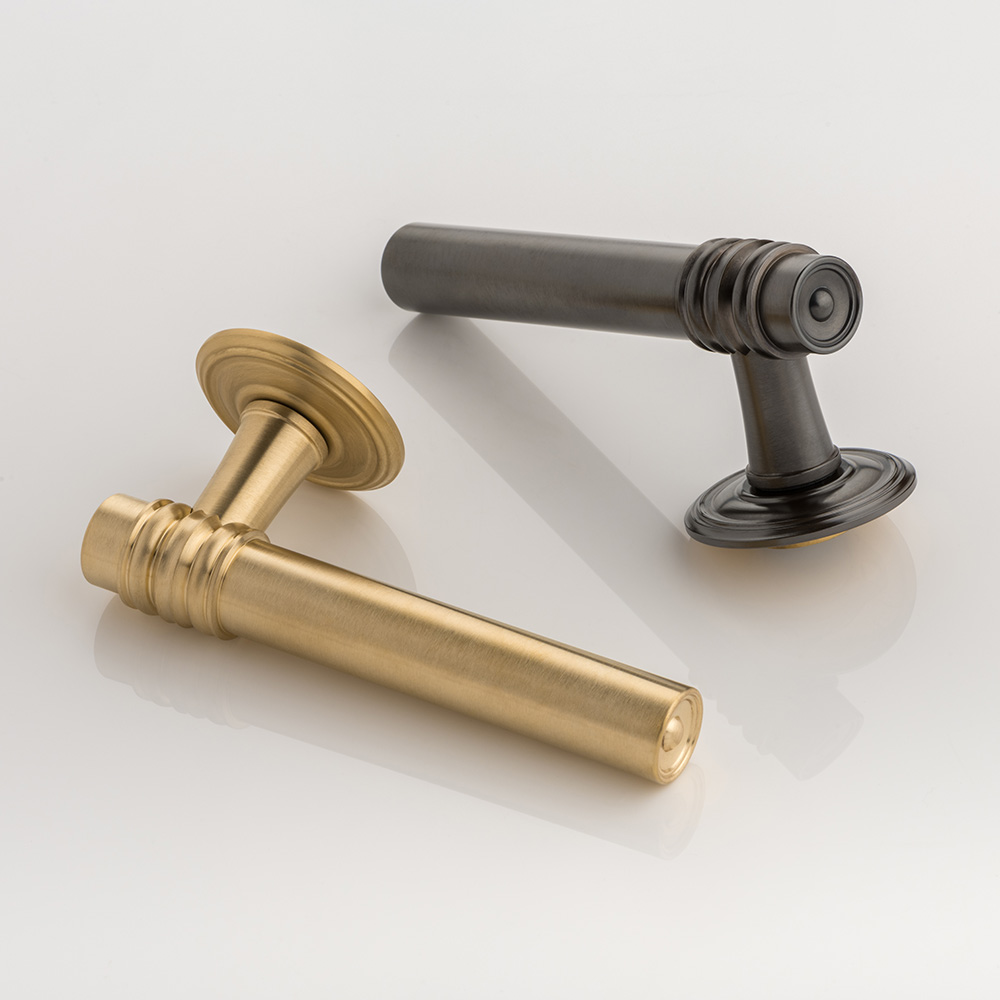 Remmington solid brass door lever handle with ornate rose