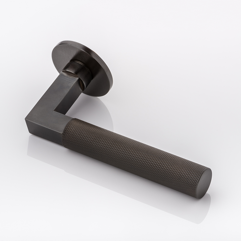 Ashworth solid brass door lever handle with diamond knurl & round rose