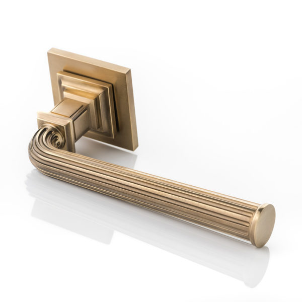 Railton solid brass door lever handle with square rose