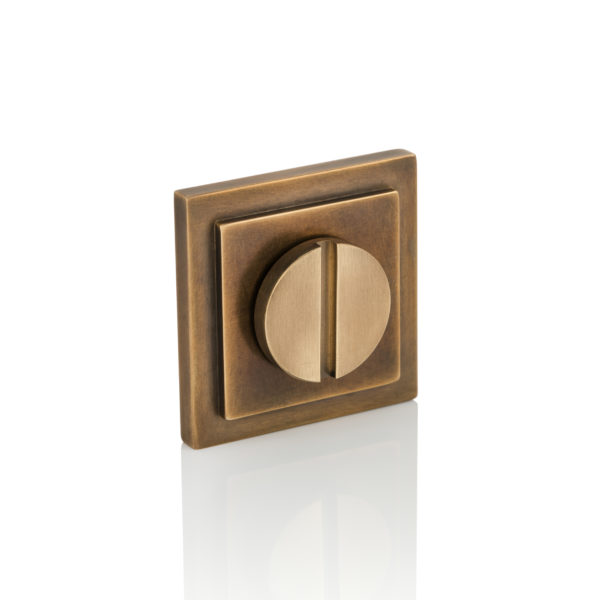 Emergency release round turn with square stepped rose