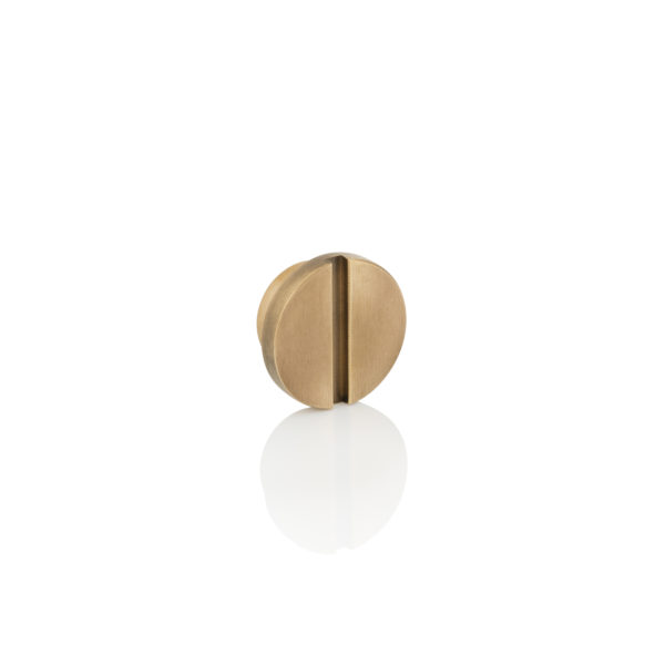 Emergency release round turn with roseless rose