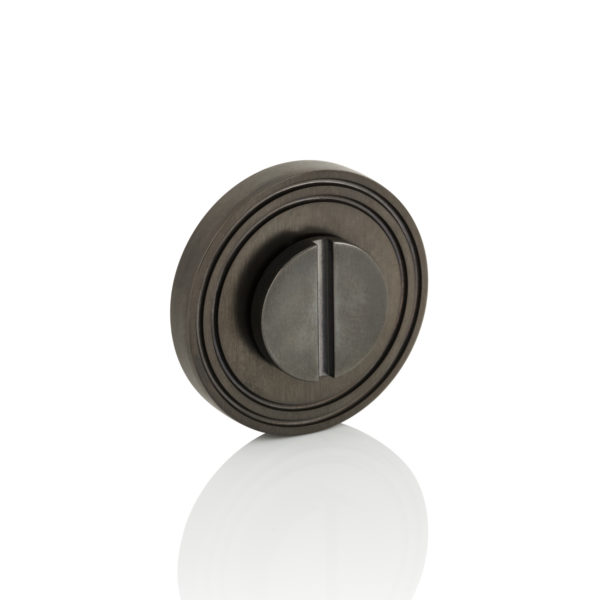 Emergency release round turn with grooved rose