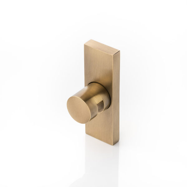 Round hook plate for casement window handle